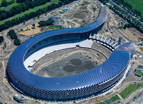 Estadio de fútbol que funciona con energía solar